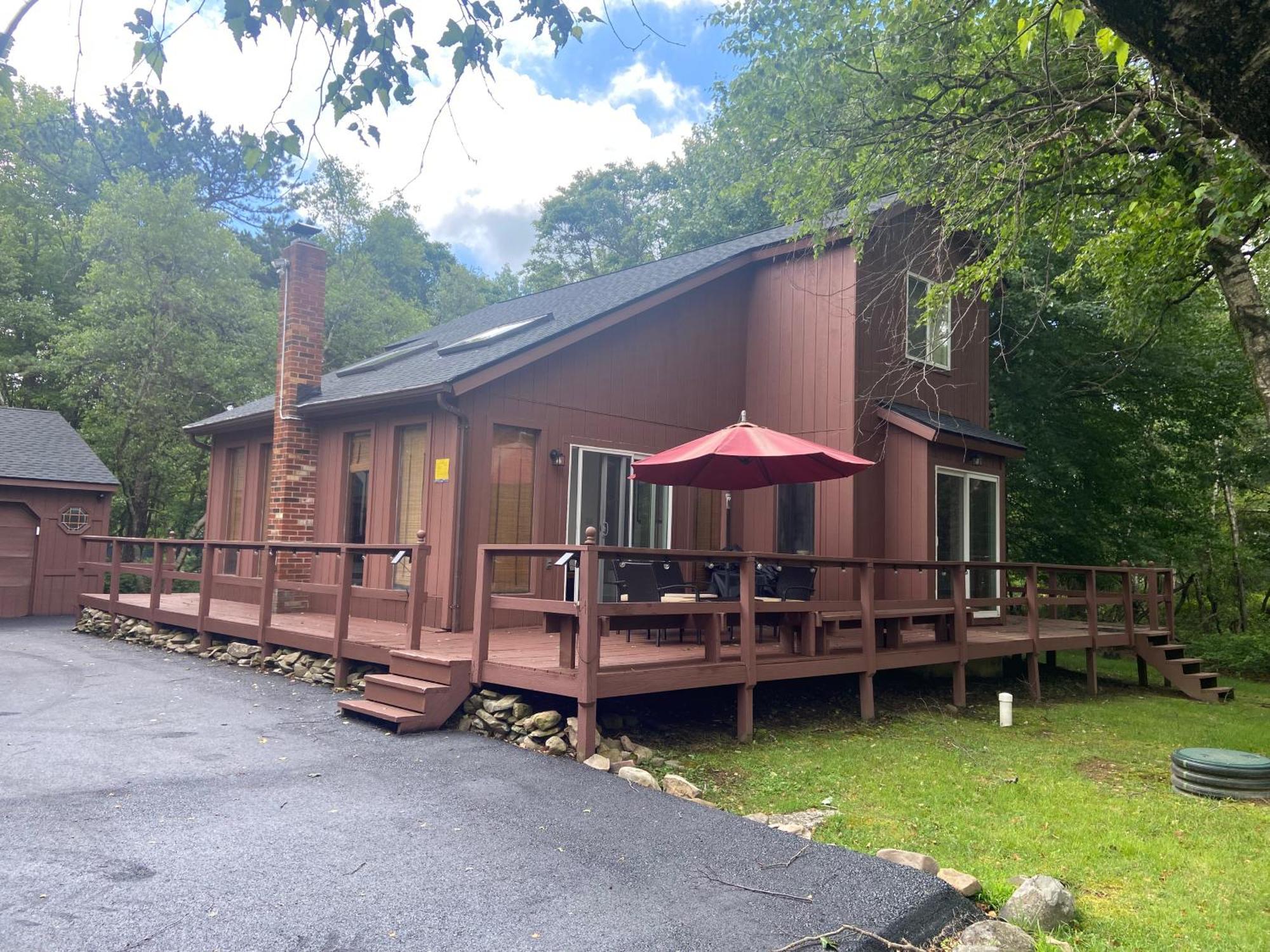 Ash Cottage In Poconos Near Camelback & Kalahari Long Pond Exterior photo